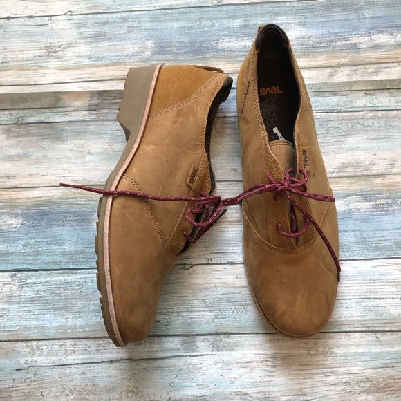 teva dress shoes